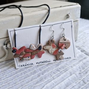 Conjunto collar y caravanas o aros en cerámica esmaltada