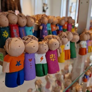 Familias de cerámica pintada a mano